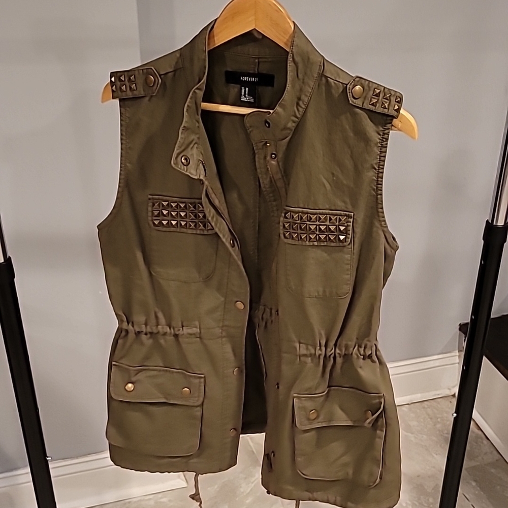 Forever 21 Sleeveless Vest